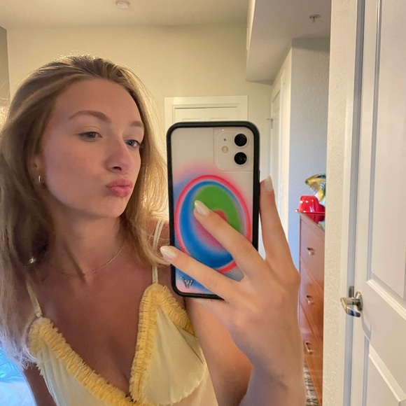 Meet your Posher, Ella - Picture 6 of 8